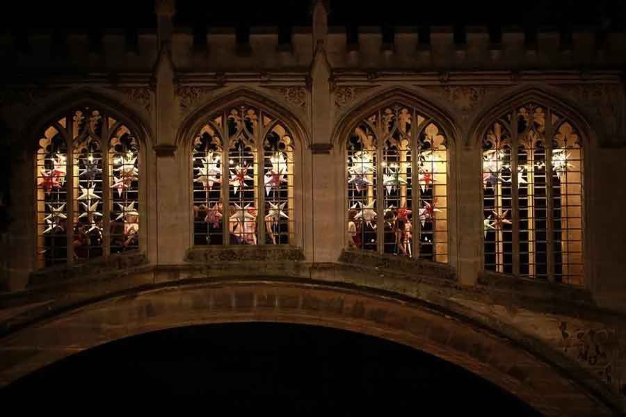 Bridge of Sighs illuminated during May Ball